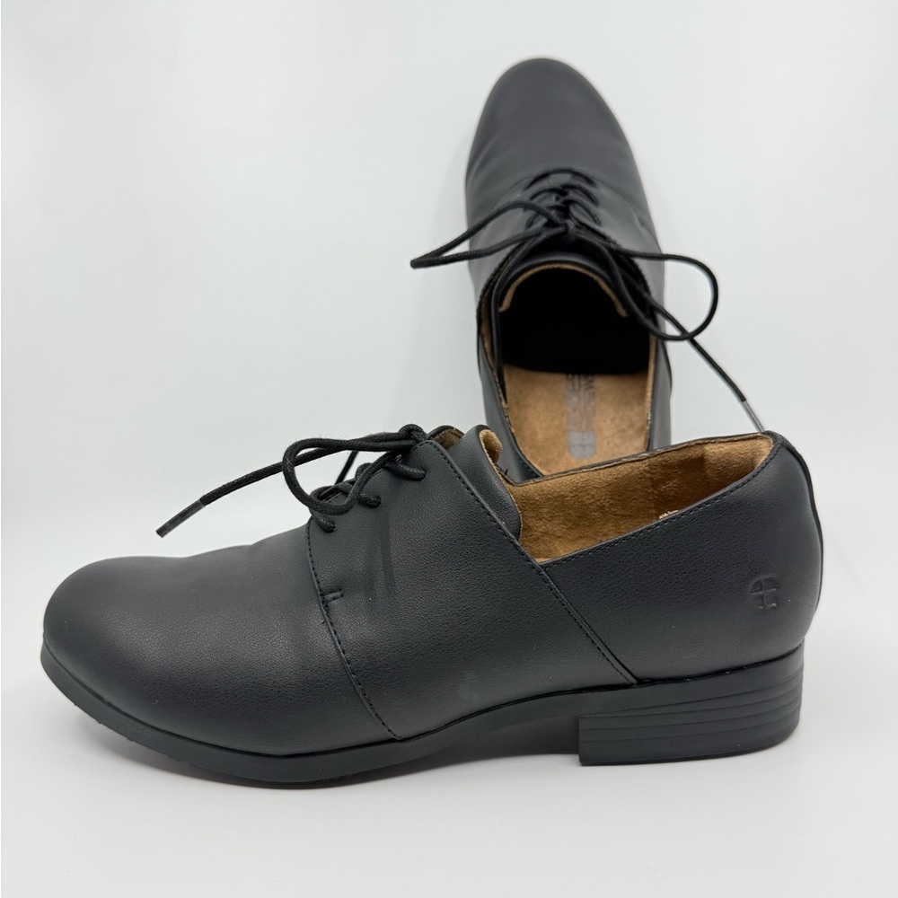 Shoes for Crews Womens Madison Size 8 Non-slip Water Resistant Leather Oxford